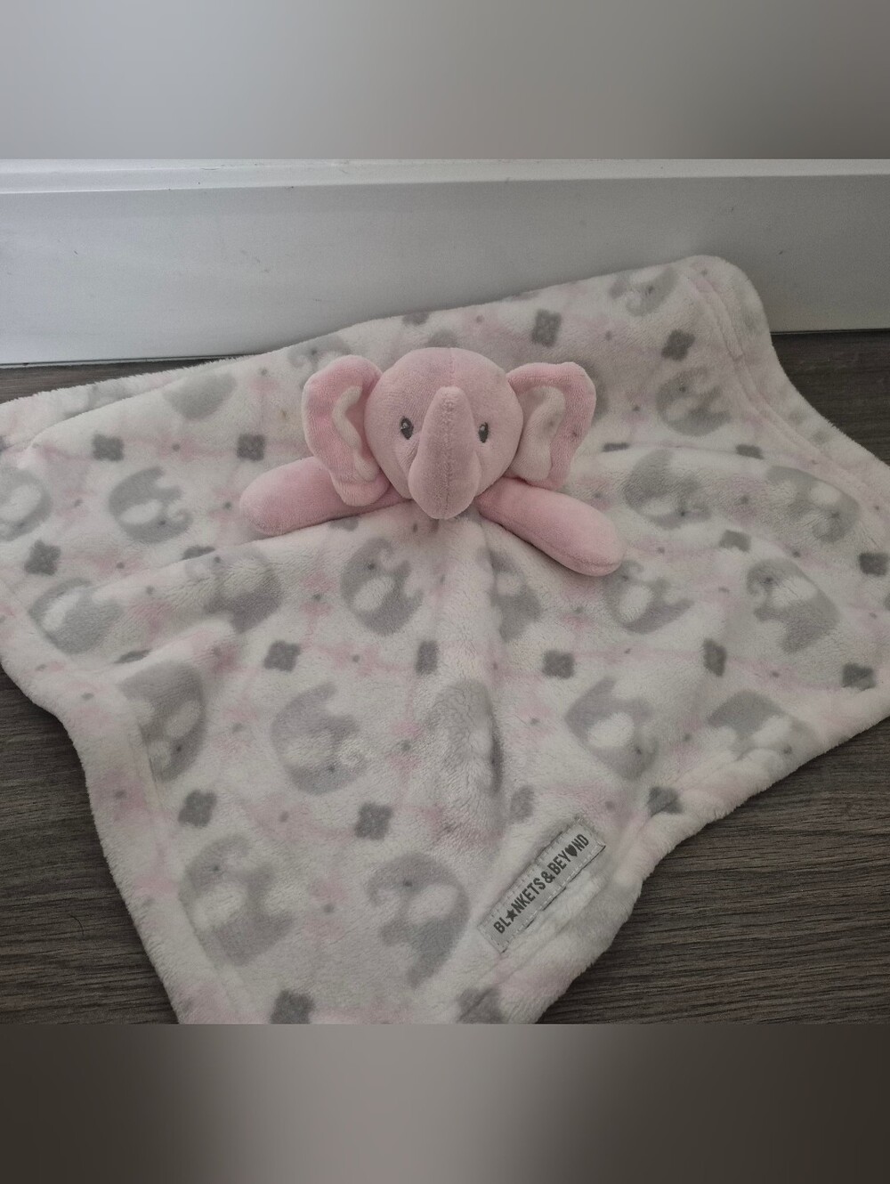*5/$25* Blankets & Beyond Pink Elephant Baby Security Blanket
